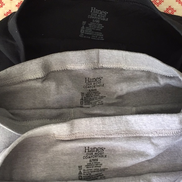 Superman Uniqlo T-Shirt & 3 pairs of Hanes Boxers - Picture 2 of 11